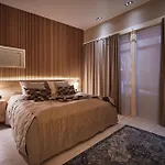 Luxvilla *