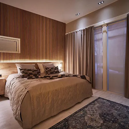 Luxvilla *